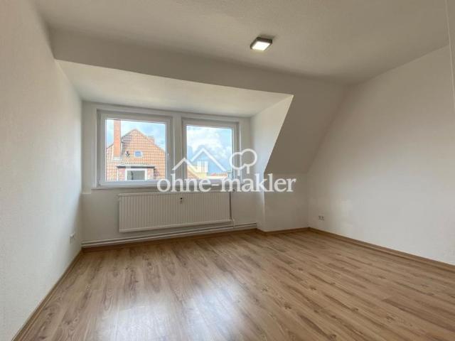 Helle 3 Zimmer Dachgeschosswohnung in Bremerhaven Lehe