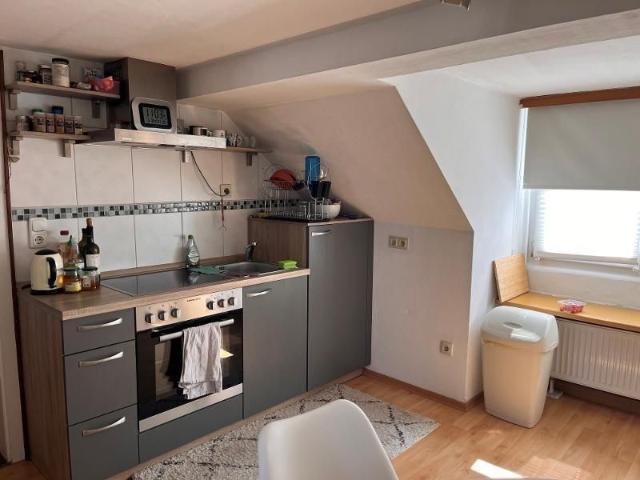 Helle 3 Zimmer DG Wohnung EBK und Wohnküche in Passau Zentrum WG geeignet
