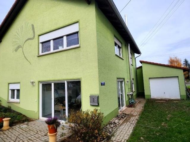 Helle, erschwingliche 3 Zimmer EG Wohnung mit Terrasse und hohem Erholungswert in Heiligenmoschel