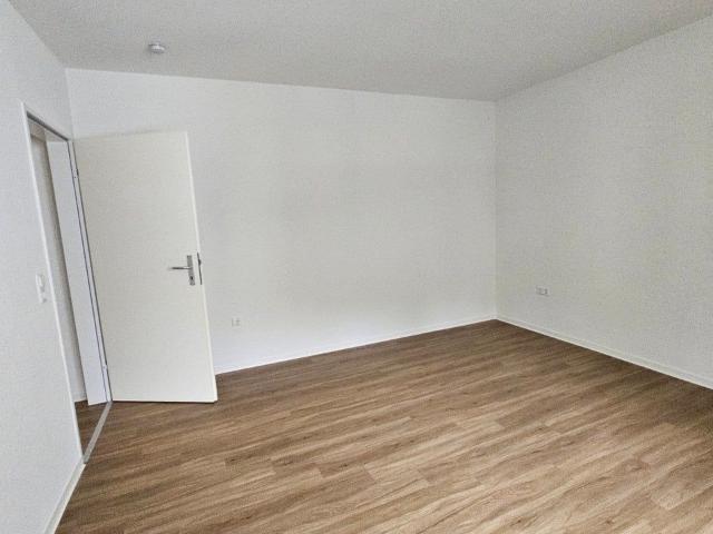 Helle 3 Zimmer EG Wohnung in Dürwiß