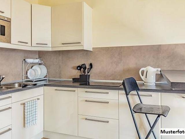 Helle 3 Zimmer Eigentumswohnung mit Loggia und Lift