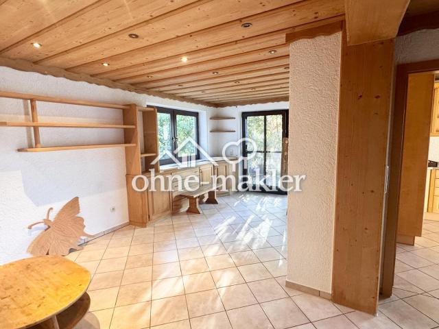 Helle 3 Zimmer Erdgeschosswohnung mit Balkon & großem Garten zur alleinigen Nutzung