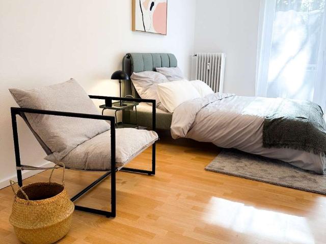 Helle 3 Zimmer Erdgeschosswohnung mit großem Südwestbalkon in Ratingen Mitte