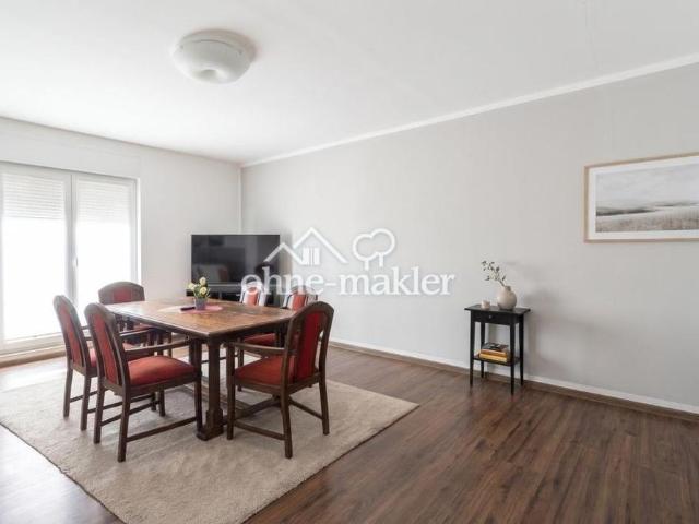 Helle 3 Zimmer Erdgeschosswohnung mit Terrasse und EBK ca. 110 m², neuwertig