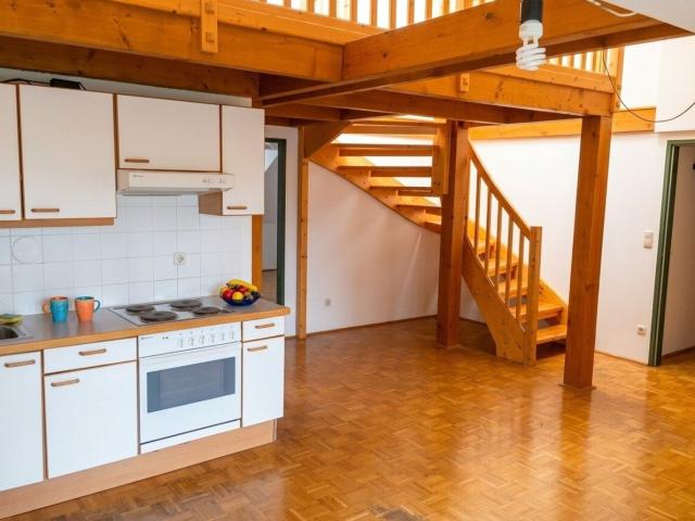 Helle 3 Zimmer Galeriewohnung in Uni Nähe