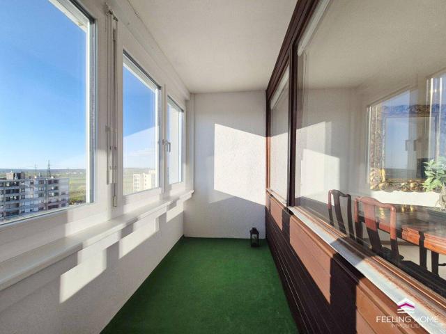Helle 3 Zimmer Loggia Wohnung im 7. Liftstock mit schönem Fernblick bis zum Schneeberg!