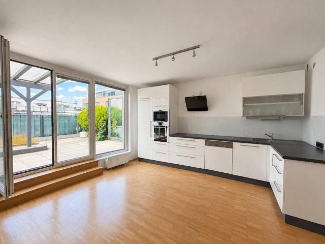 Helle 3 Zimmer Maisonette mit großzügiger Terrasse und Garagenplatz in Monte Laa