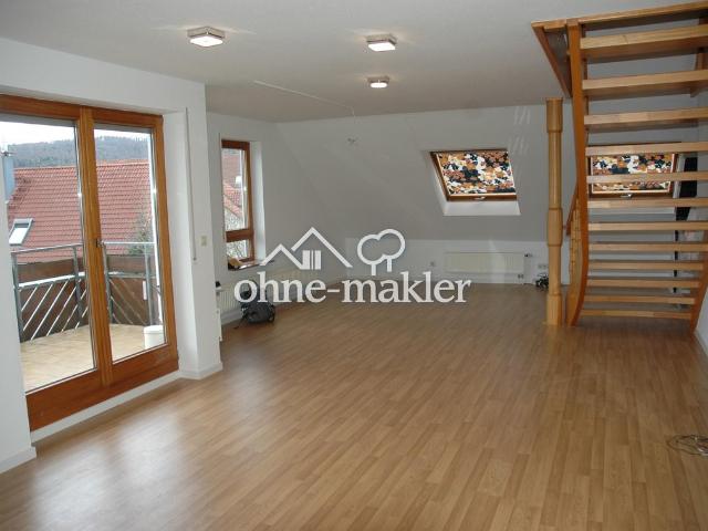 Helle 3 Zimmer Maisonette Wohnung mit EBK und Balkon in Winterbach