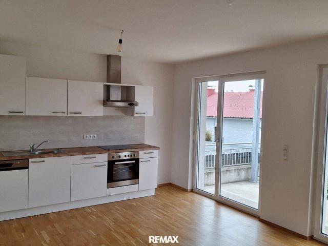 Helle 3 Zimmer Mietwohnung mit 11,5 m² Süd Balkon, Carport & Stellplatz ca.62 m²