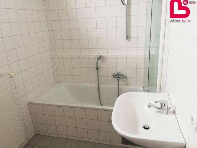 Helle 3 Zimmer Mietwohnung mit Balkon