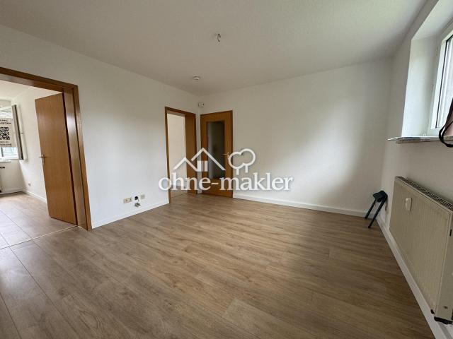 helle 3 Zimmer mit neuem Boden, frei ab sofort