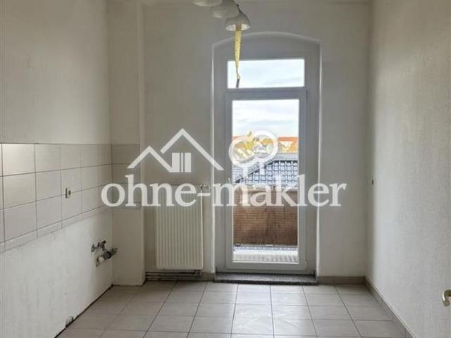 Helle 3 Zimmerwohnung im 2. OG mit Balkon mit Altbaucharme