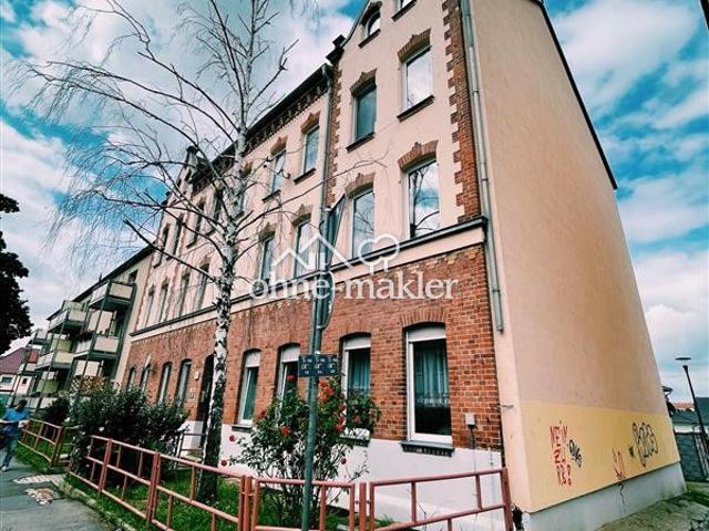 Helle 3 Zimmerwohnung im 2. OG mit Balkon mit Altbaucharme