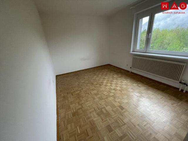 Helle 3 Zimmerwohnung mit Balkon und neuer Küche!
