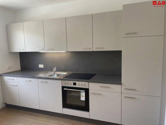 Helle 3 Zimmerwohnung mit Balkon und neuer Küche!