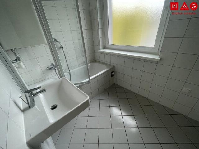 Helle 3 Zimmerwohnung mit Balkon und neuer Küche!