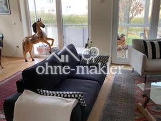 Helle 3 Zimmerwohnung mit Balkon,Wintergarten und Carport Stellplatz