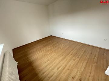 helle 3 zimmerwohnung mit balkon, ab sofort!