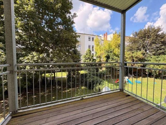 helle 3 Zimmerwohnung mit Balkon in Stadtfeld Ost!