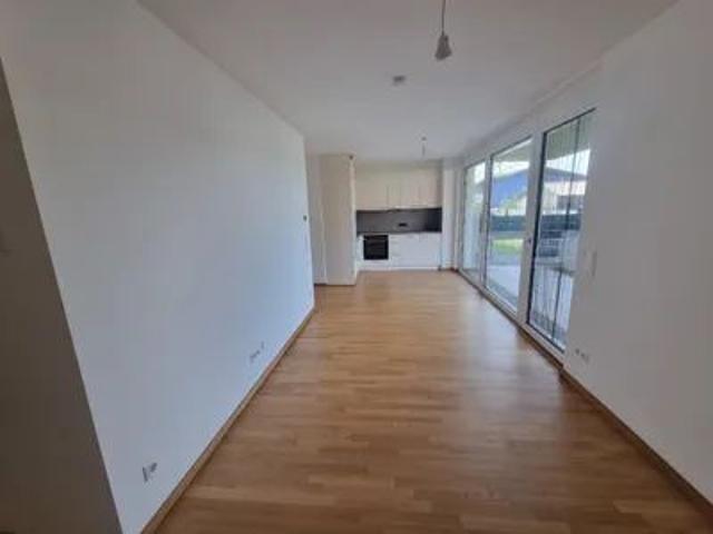 Helle 3 Zimmerwohnung mit Garten und Gemeinschaftsdachterrasse in Ruhelage