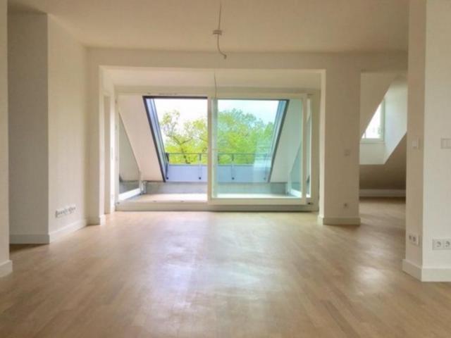 Helle 3 Zimmerwohnung mit Südterrasse