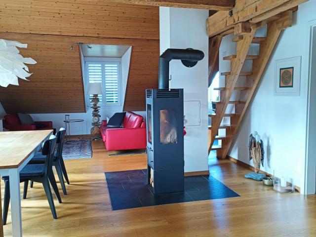 Helle 3 1/2 Zimmer Dachwohnung mit Terrasse in Galmiz