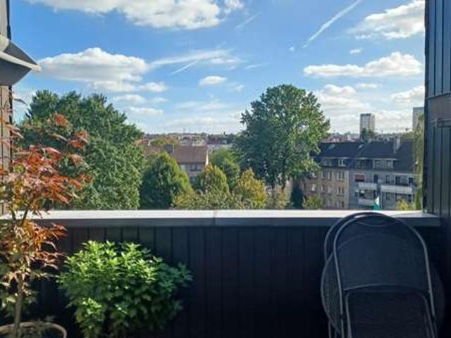 Helle 3 4 ZKDB: DG Wohnung mit Terrasse und Ausblick Richtung City