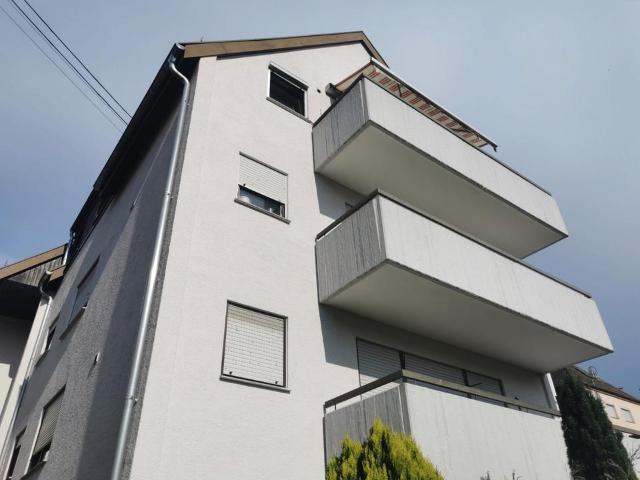 Helle 3,5 4 Zimmer Wohnung