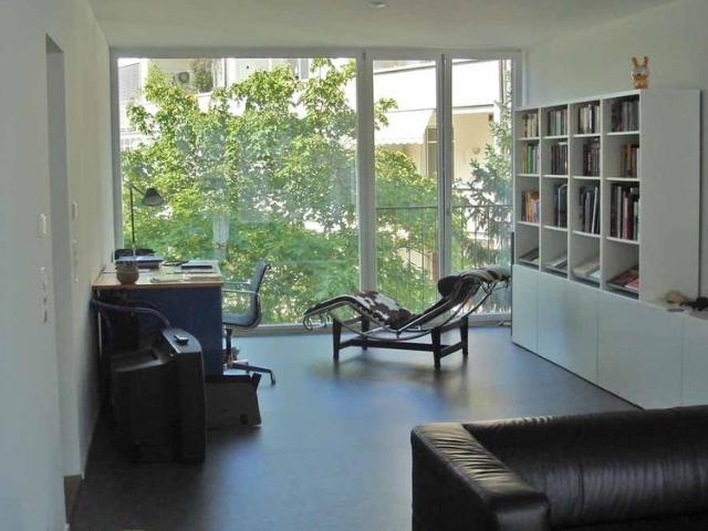 Helle 3.5 bis 4 Zimmer Wohnung mit grossem Balkon im beliebten Iselin