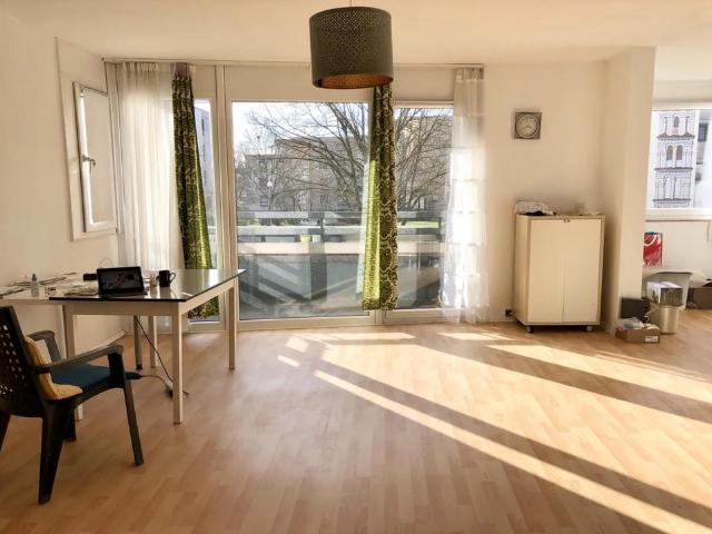 Helle 3,5 Zi Wohnung mit Südbalkon und Aufzug