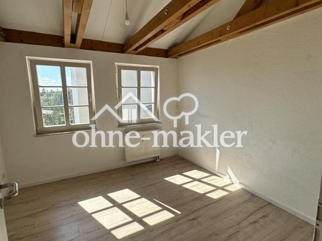 Helle 3,5 Zimmer Maisonette Wohnung