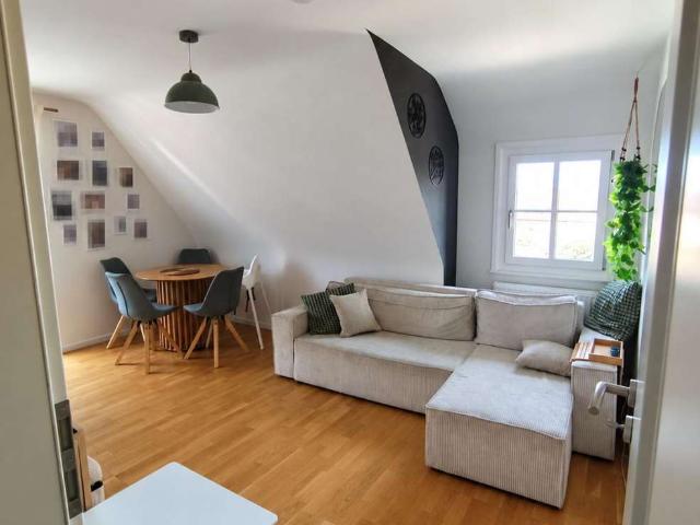 Helle 3,5 Zimmer Maisonette Wohnung mit Balkon und Garage