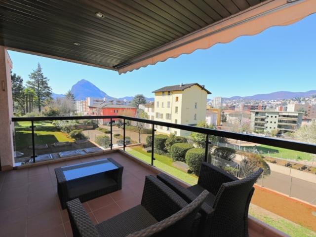 Helle 3.5 Zimmer mit Balkon und freiem Blick in Viganello