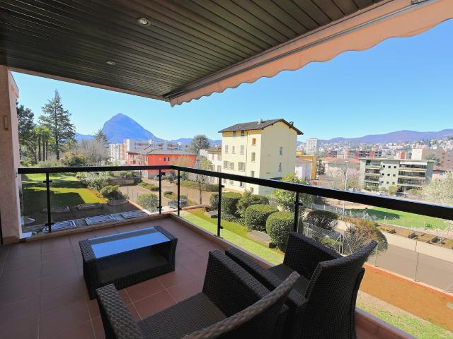Helle 3.5 Zimmer mit Balkon und freiem Blick in Viganello