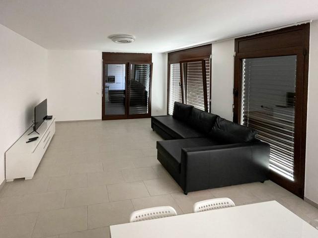 Helles 3,5 Zimmer Haus mit Garten in Vernate