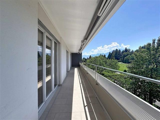 Helle 3,5 Zimmer mit je je 77,5 m² + großer Balkon 17,5 m²