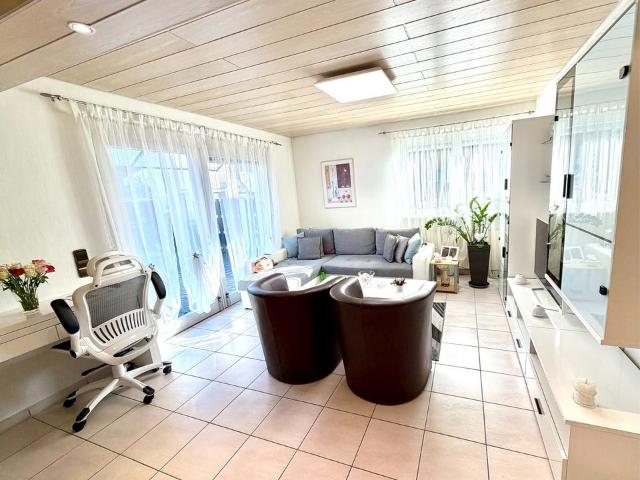 Helle 3,5 Zimmer EG Wohn. große Terrasse|ca.80 m²|Leonberg Höfing