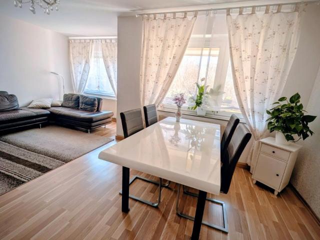 Helle 3,5 Zimmer Erdgeschosswohnung