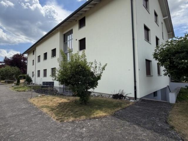 Helle 3.5 Zimmer Erdgeschosswohnung mit Gartensitzplatz