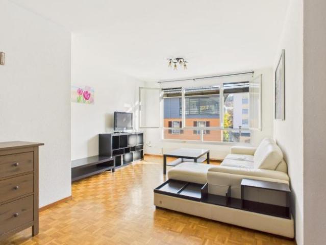 Helle 3.5 Zimmer Wohnung im Herzen von Chiasso