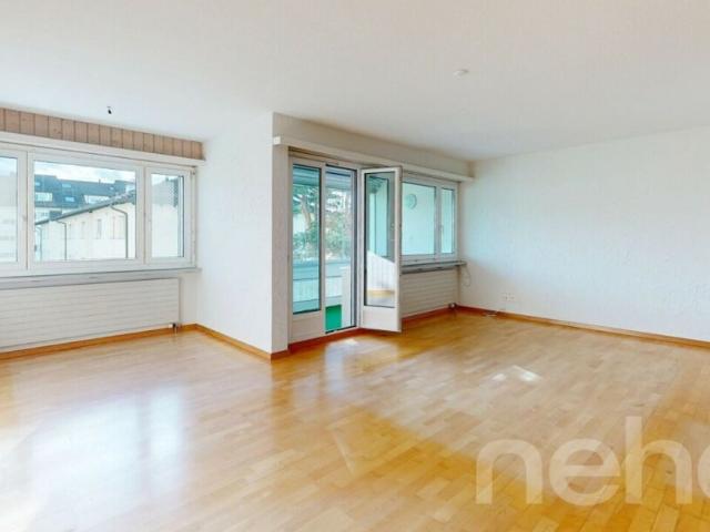 Helle 3.5 Zimmer Wohnung in Schwerzenbach ZH mit Komfort und Charme