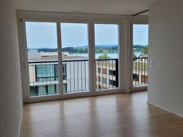 Helle 3.5 Zimmer Wohnung in Seenähe