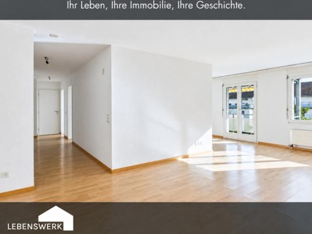 Helle 3.5 Zimmer Wohnung in ruhiger Lage mit gedecktem Balkon, Bottighofen TG