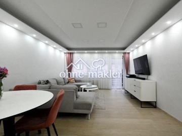 Helle 3,5 Zimmer Wohnung mit moderner Einbauküche und sonnigem Balkon