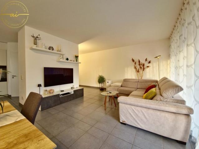 HELLE 3,5 ZIMMER WOHNUNG MIT OFFENEM BLICK