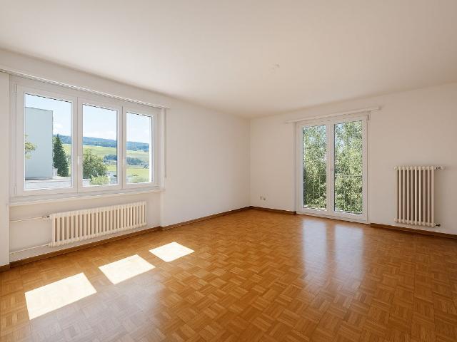 HELLE 3,5 ZIMMER WOHNUNG MIT BALKON