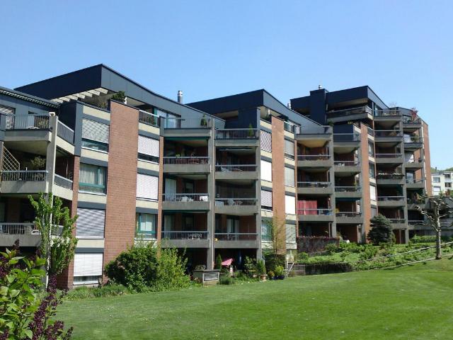 Helle 3.5 Zimmer Wohnung mit Balkon