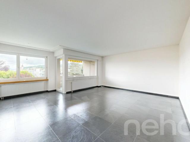 Helle 3.5 Zimmer Wohnung mit Balkon und Garage in Schönenwerd