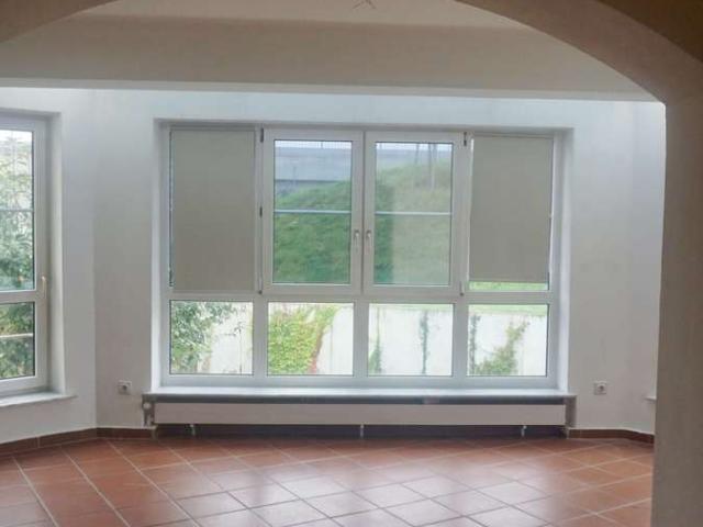 Helle 3,5 Zimmer Wohnung mit Balkon und EBK in Neugilching