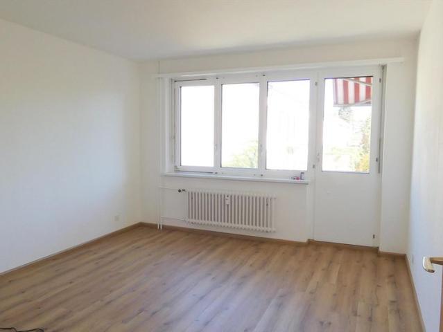 Helle 3.5 Zimmer Wohnung mit Balkon und praktischem Reduit in Basel